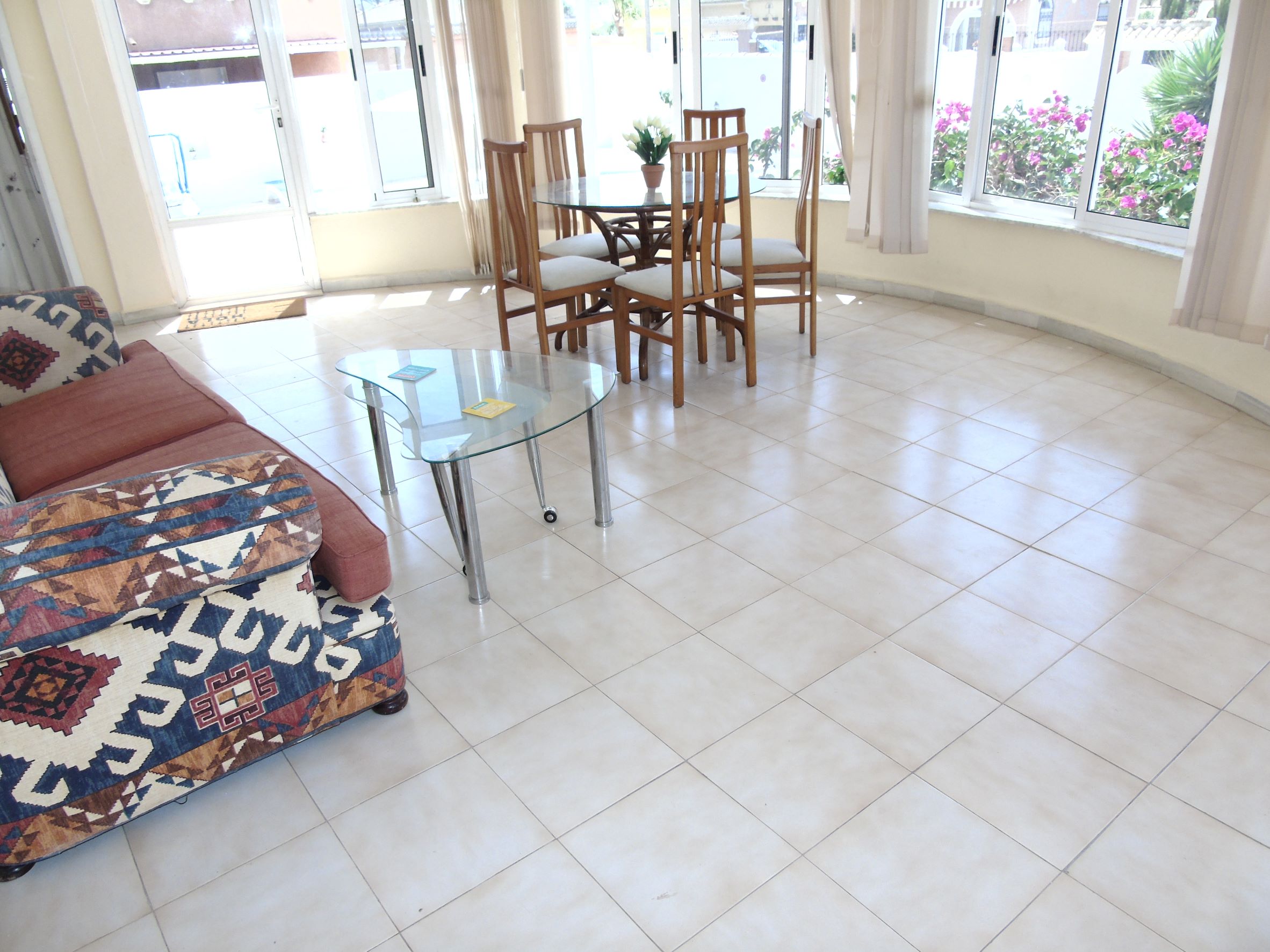 Resale - 6 Bedroom 3 Bathroom Villa in La Siesta - - Alicante Resale - 6 Bedroom 3 Bathroom Villa in La Siesta - - Alicante