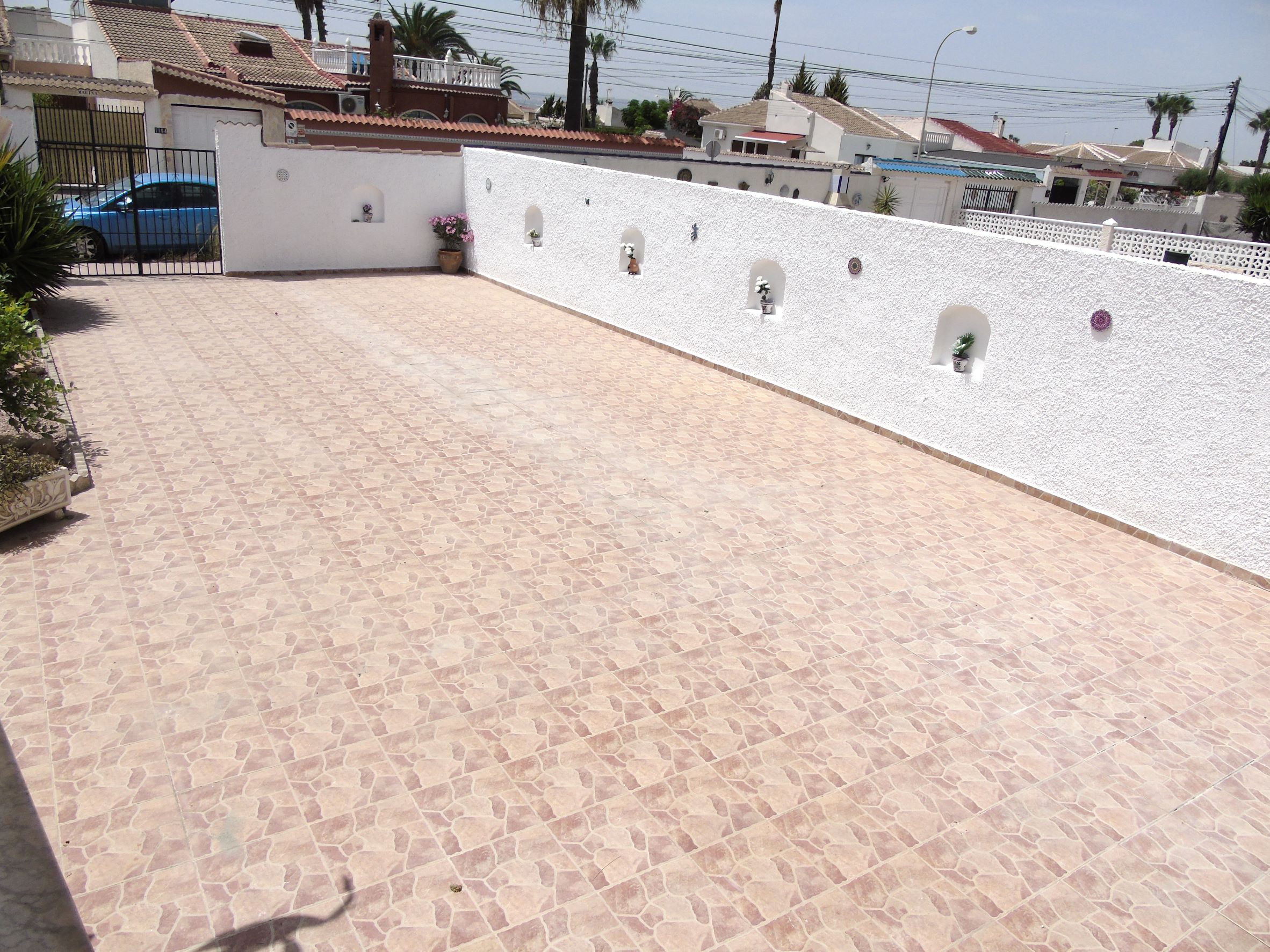 Resale - 6 Bedroom 3 Bathroom Villa in La Siesta - - Alicante Resale - 6 Bedroom 3 Bathroom Villa in La Siesta - - Alicante