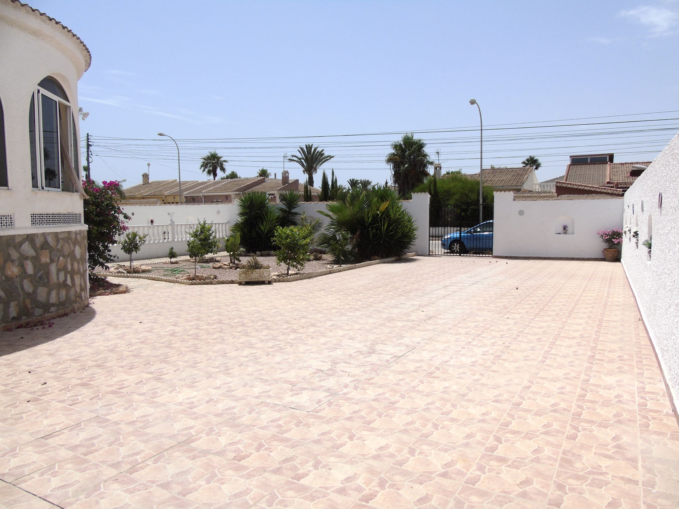 Resale - 6 Bedroom 3 Bathroom Villa in La Siesta - - Alicante Resale - 6 Bedroom 3 Bathroom Villa in La Siesta - - Alicante