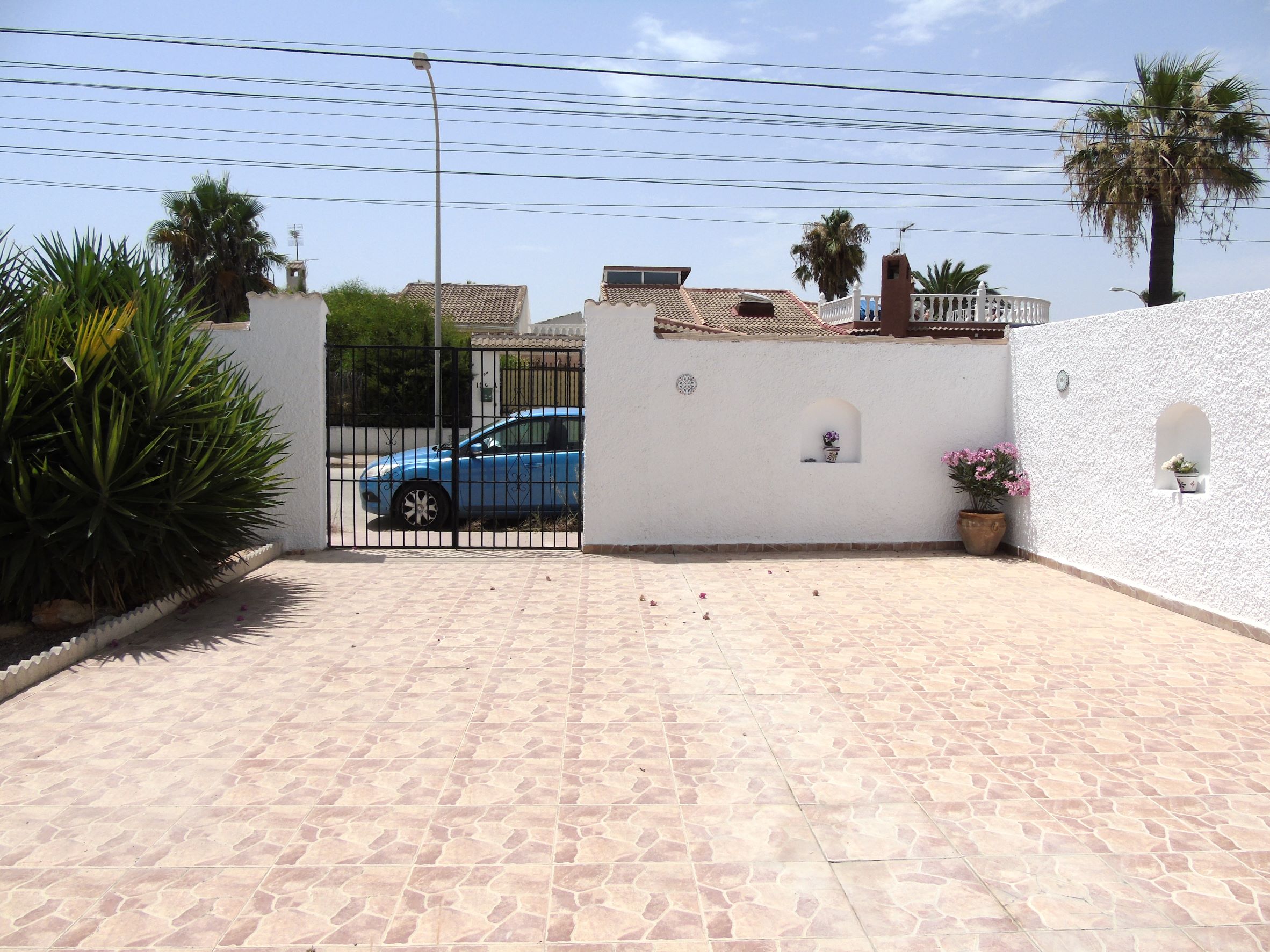 Resale - 6 Bedroom 3 Bathroom Villa in La Siesta - - Alicante Resale - 6 Bedroom 3 Bathroom Villa in La Siesta - - Alicante