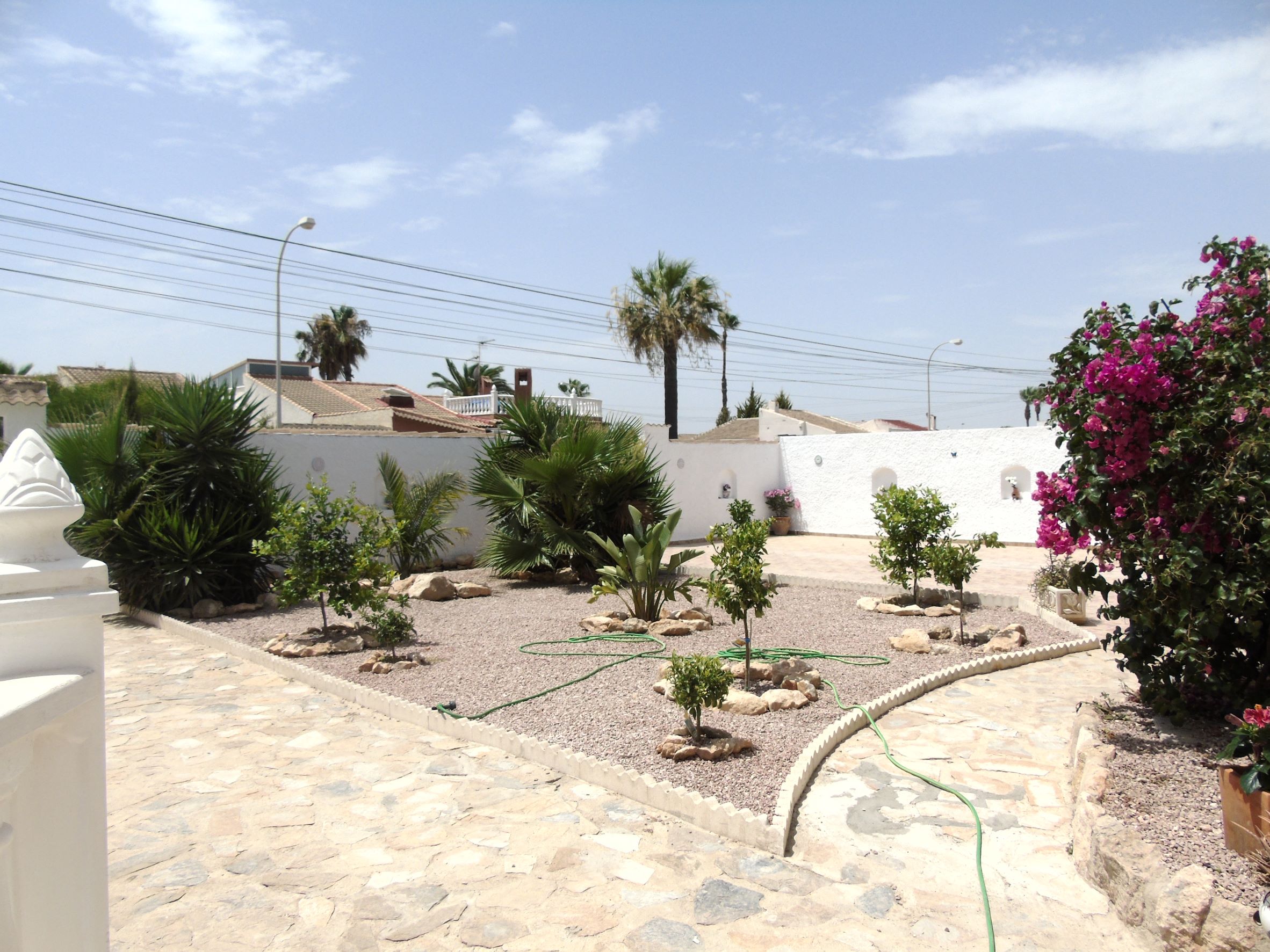 Resale - 6 Bedroom 3 Bathroom Villa in La Siesta - - Alicante Resale - 6 Bedroom 3 Bathroom Villa in La Siesta - - Alicante
