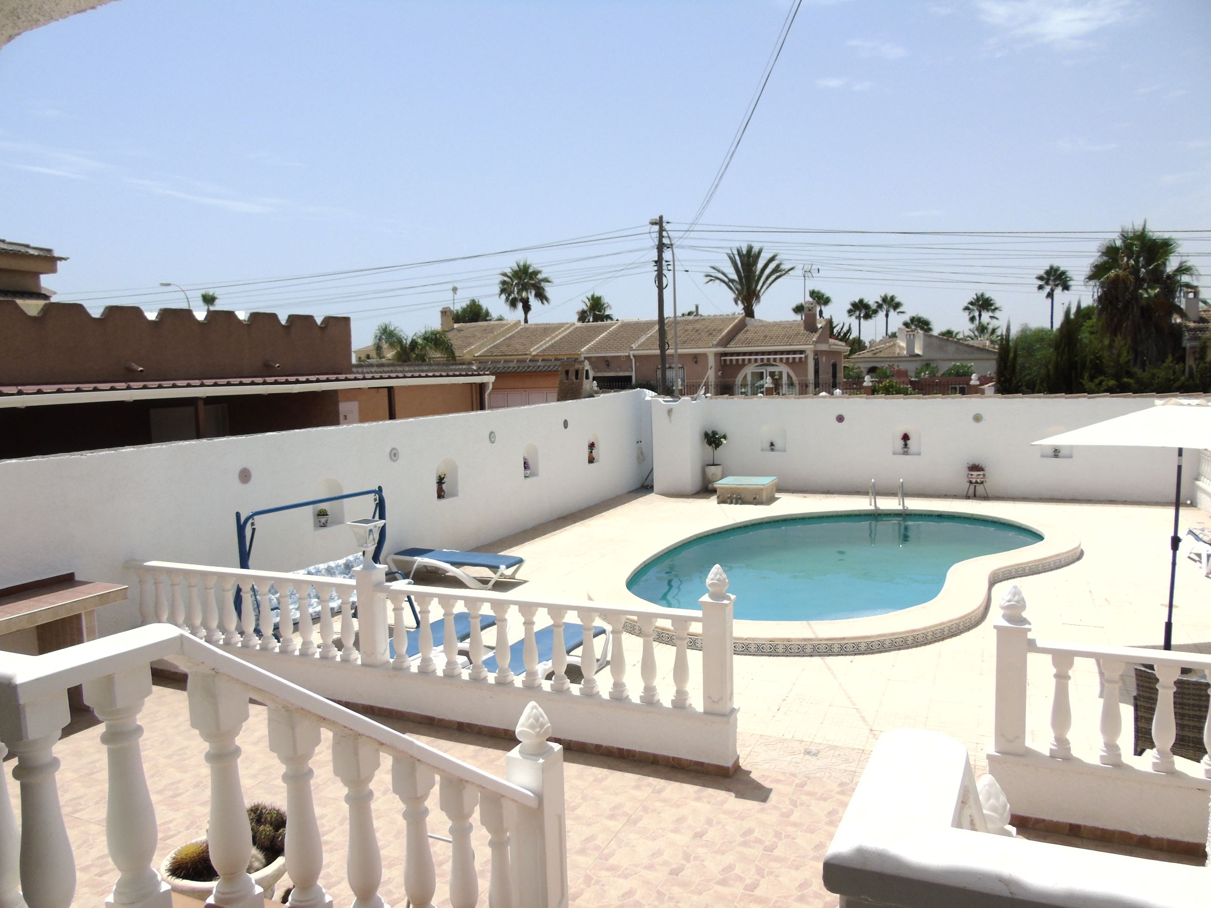 Resale - 6 Bedroom 3 Bathroom Villa in La Siesta - - Alicante Resale - 6 Bedroom 3 Bathroom Villa in La Siesta - - Alicante