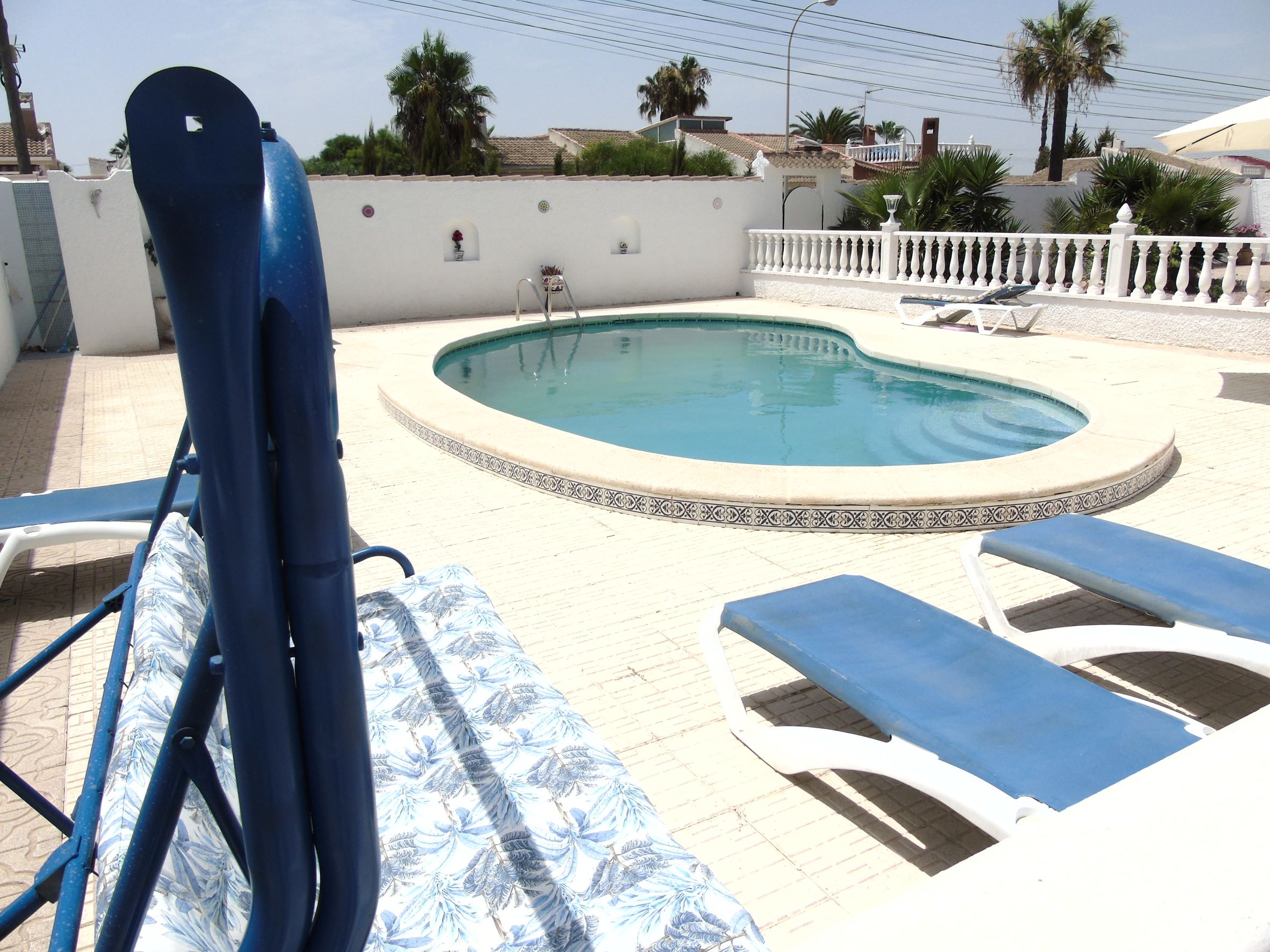 Resale - 6 Bedroom 3 Bathroom Villa in La Siesta - - Alicante Resale - 6 Bedroom 3 Bathroom Villa in La Siesta - - Alicante