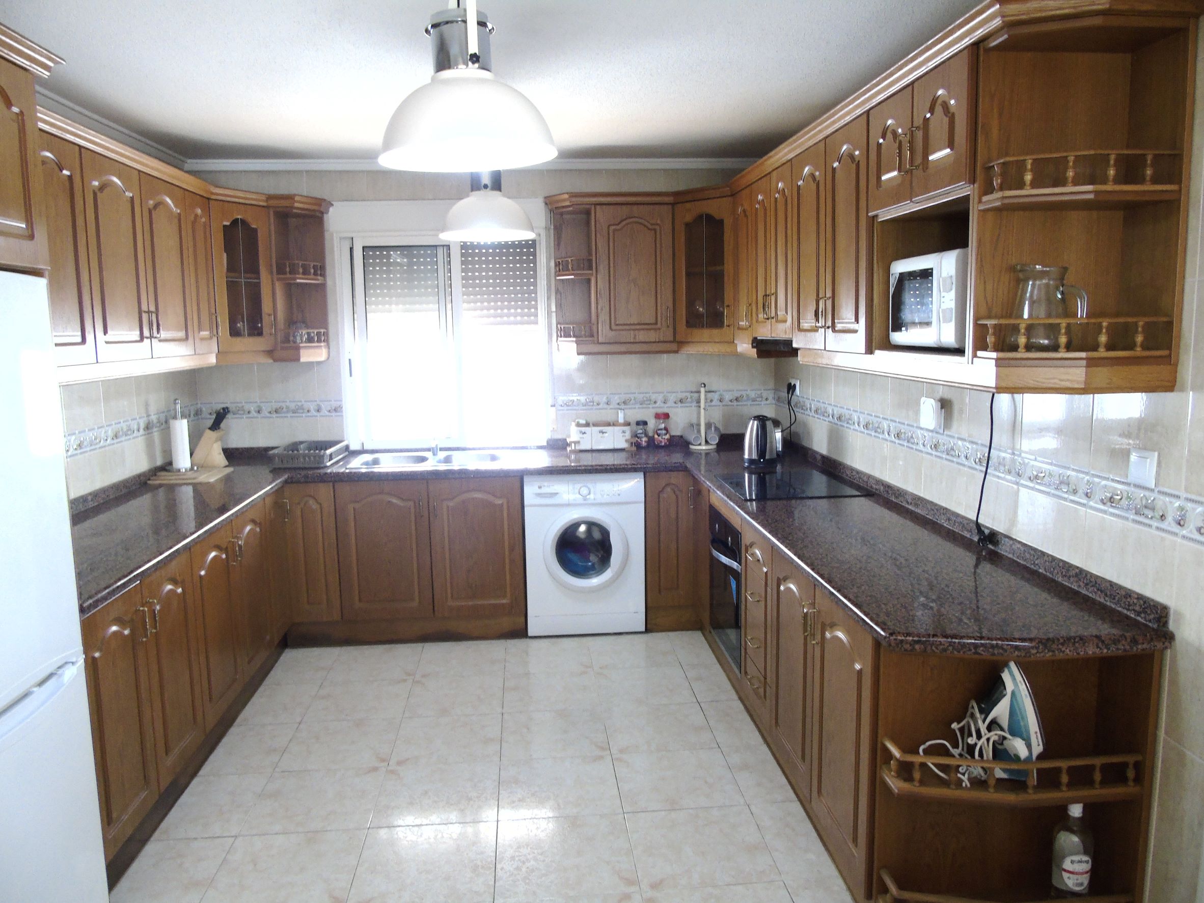 Resale - 6 Bedroom 3 Bathroom Villa in La Siesta - - Alicante Resale - 6 Bedroom 3 Bathroom Villa in La Siesta - - Alicante