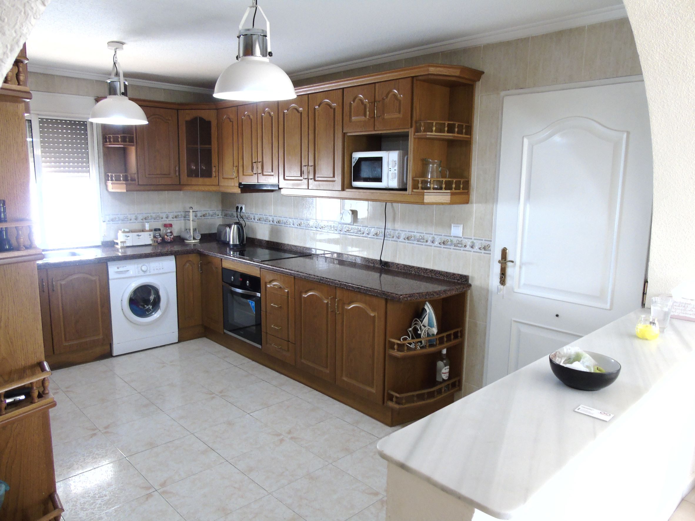 Resale - 6 Bedroom 3 Bathroom Villa in La Siesta - - Alicante Resale - 6 Bedroom 3 Bathroom Villa in La Siesta - - Alicante