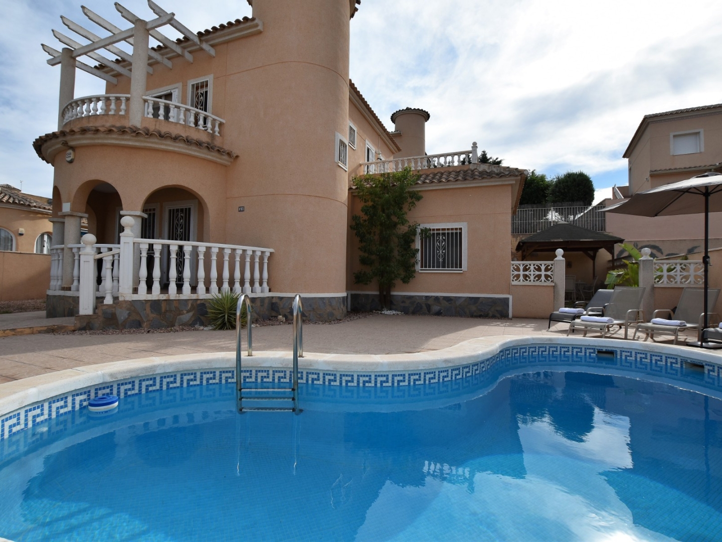 4 Bedroom 2 Bathroom Detached Villa in Benijófar