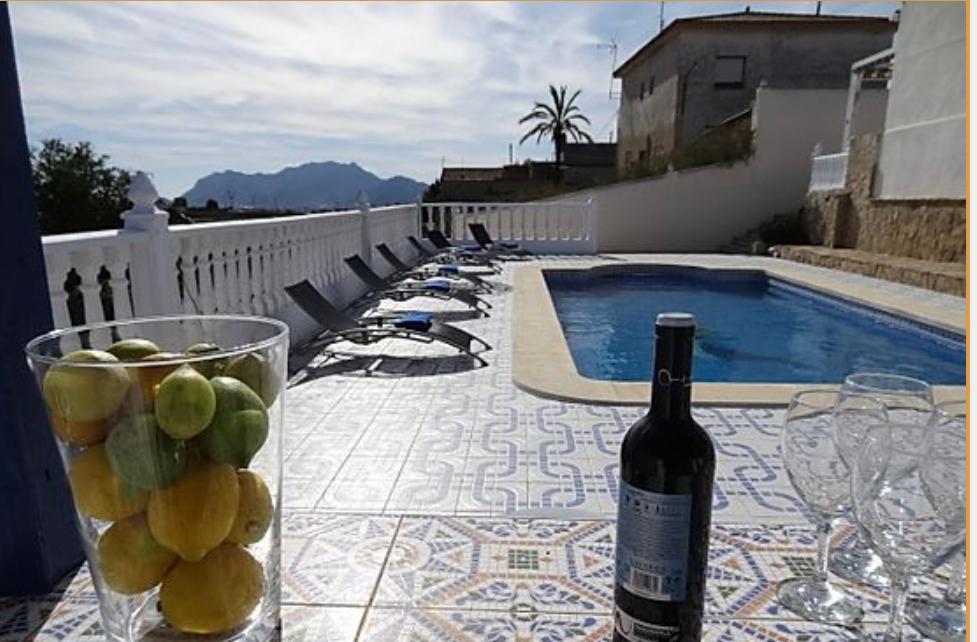 Resale - 8 Bedroom 3 Bathroom Finca in Orihuela - La Murada - Alicante Resale - 8 Bedroom 3 Bathroom Finca in Orihuela - La Murada - Alicante