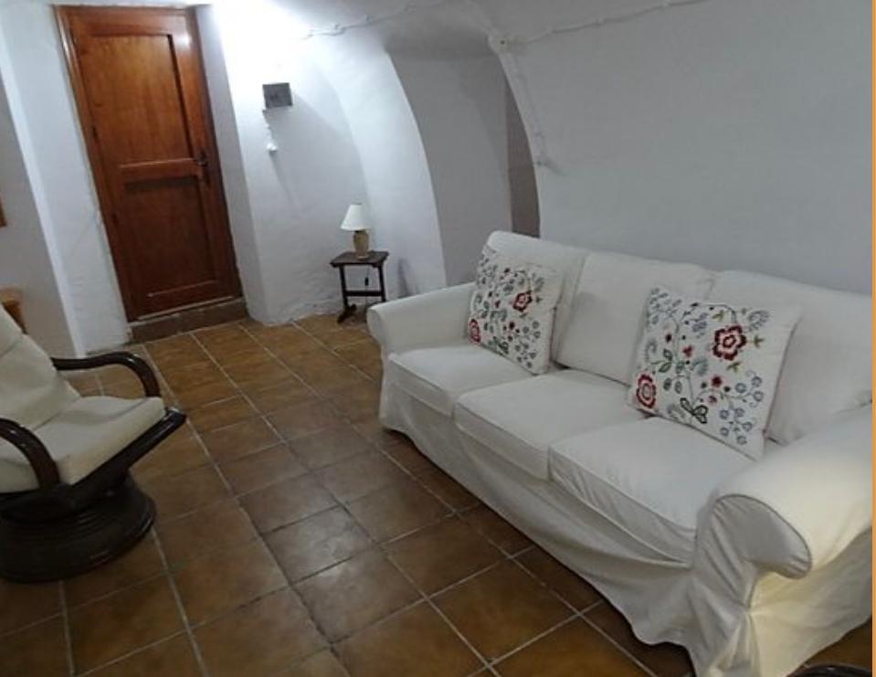 Resale - 8 Bedroom 3 Bathroom Finca in Orihuela - La Murada - Alicante Resale - 8 Bedroom 3 Bathroom Finca in Orihuela - La Murada - Alicante
