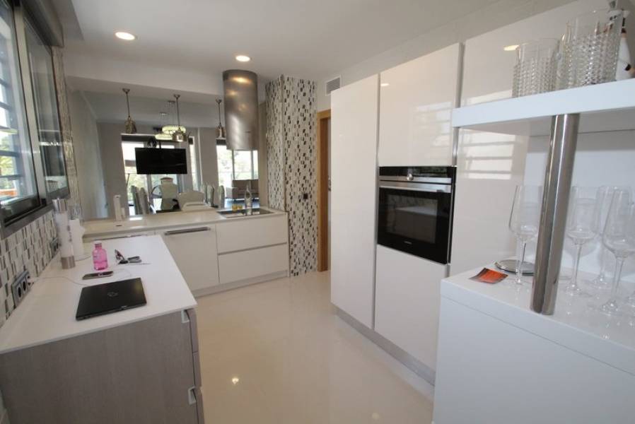 Resale - 4 Bedroom 4 Bathroom Villa in Orihuela Costa - Campoamor - Alicante Resale - 4 Bedroom 4 Bathroom Villa in Orihuela Costa - Campoamor - Alicante