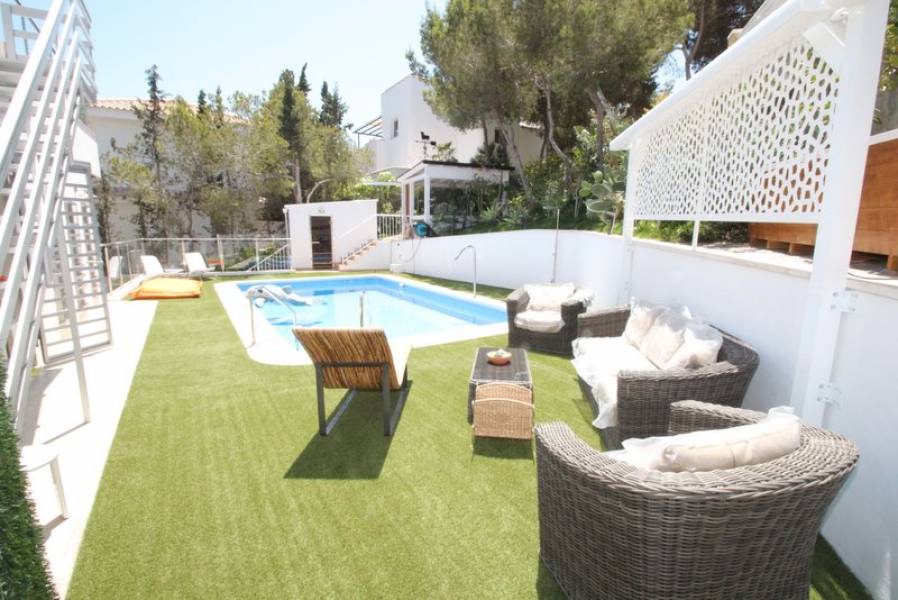 Resale - 4 Bedroom 4 Bathroom Villa in Orihuela Costa - Campoamor - Alicante Resale - 4 Bedroom 4 Bathroom Villa in Orihuela Costa - Campoamor - Alicante