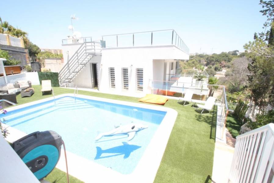 Resale - 4 Bedroom 4 Bathroom Villa in Orihuela Costa - Campoamor - Alicante Resale - 4 Bedroom 4 Bathroom Villa in Orihuela Costa - Campoamor - Alicante