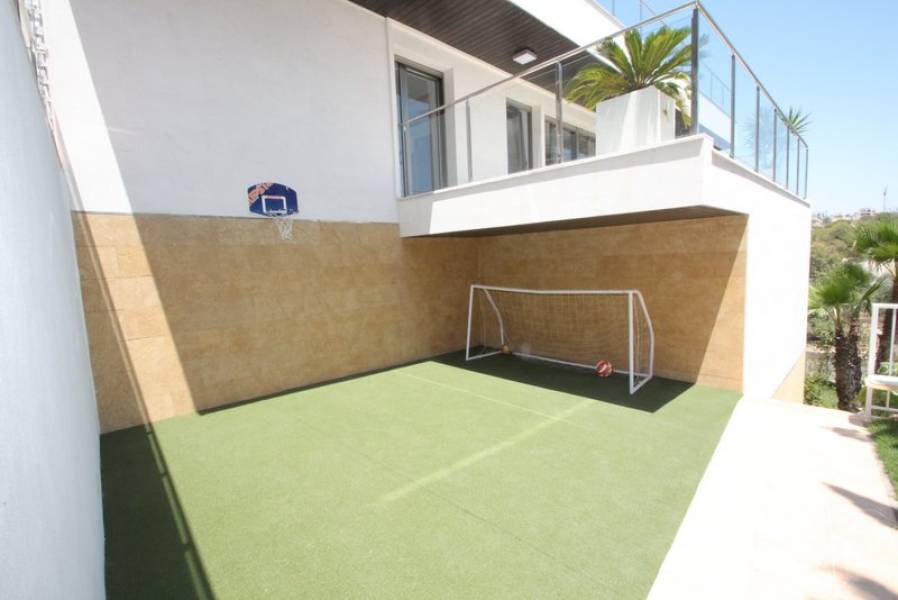 Resale - 4 Bedroom 4 Bathroom Villa in Orihuela Costa - Campoamor - Alicante Resale - 4 Bedroom 4 Bathroom Villa in Orihuela Costa - Campoamor - Alicante