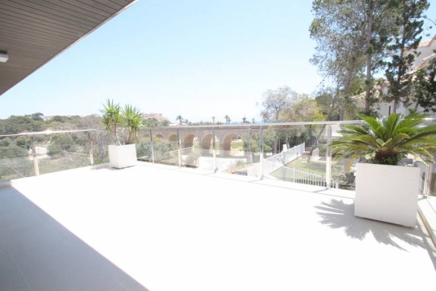Resale - 4 Bedroom 4 Bathroom Villa in Orihuela Costa - Campoamor - Alicante Resale - 4 Bedroom 4 Bathroom Villa in Orihuela Costa - Campoamor - Alicante