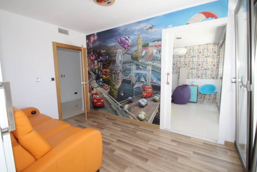 Resale - 4 Bedroom 4 Bathroom Villa in Orihuela Costa - Campoamor - Alicante Resale - 4 Bedroom 4 Bathroom Villa in Orihuela Costa - Campoamor - Alicante