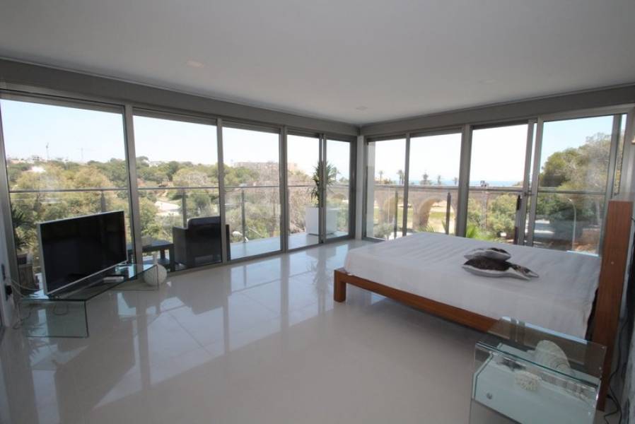 Resale - 4 Bedroom 4 Bathroom Villa in Orihuela Costa - Campoamor - Alicante Resale - 4 Bedroom 4 Bathroom Villa in Orihuela Costa - Campoamor - Alicante