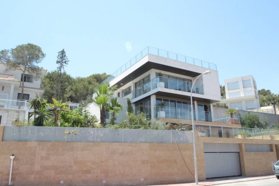 Resale - 4 Bedroom 4 Bathroom Villa in Orihuela Costa - Campoamor - Alicante Resale - 4 Bedroom 4 Bathroom Villa in Orihuela Costa - Campoamor - Alicante