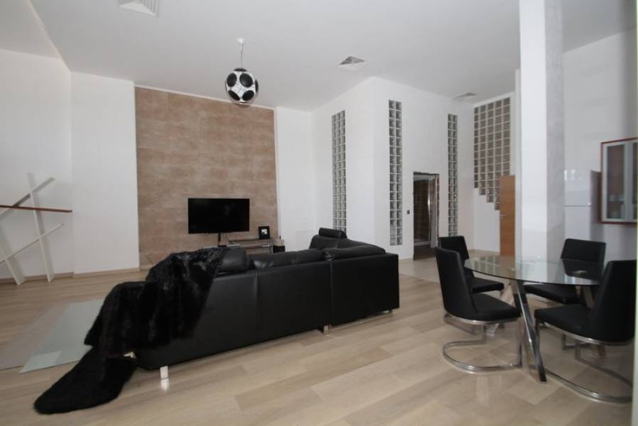 Resale - 4 Bedroom 4 Bathroom Villa in Orihuela Costa - Campoamor - Alicante Resale - 4 Bedroom 4 Bathroom Villa in Orihuela Costa - Campoamor - Alicante
