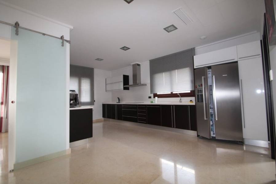Resale - 5 Bedroom 5 Bathroom Villa in Orihuela Costa - Cabo Roig - Alicante Resale - 5 Bedroom 5 Bathroom Villa in Orihuela Costa - Cabo Roig - Alicante