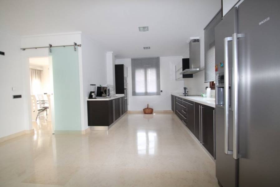 Resale - 5 Bedroom 5 Bathroom Villa in Orihuela Costa - Cabo Roig - Alicante Resale - 5 Bedroom 5 Bathroom Villa in Orihuela Costa - Cabo Roig - Alicante
