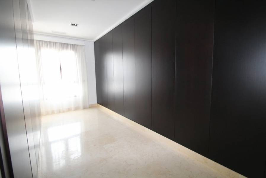 Resale - 5 Bedroom 5 Bathroom Villa in Orihuela Costa - Cabo Roig - Alicante Resale - 5 Bedroom 5 Bathroom Villa in Orihuela Costa - Cabo Roig - Alicante