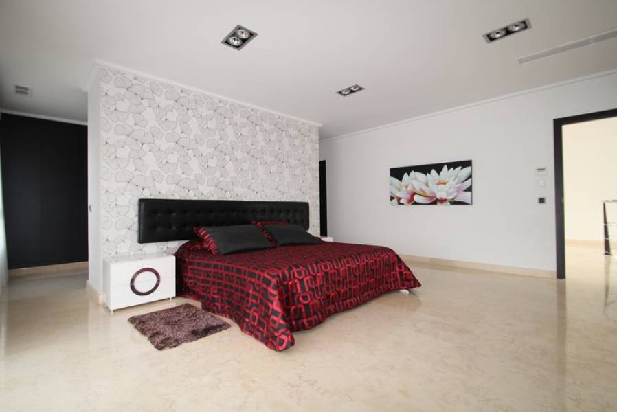 Resale - 5 Bedroom 5 Bathroom Villa in Orihuela Costa - Cabo Roig - Alicante Resale - 5 Bedroom 5 Bathroom Villa in Orihuela Costa - Cabo Roig - Alicante