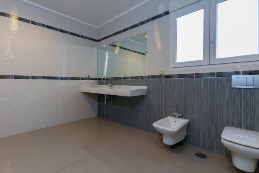 Resale - 4 Bedroom 4 Bathroom Villa in Orihuela Costa - Cabo Roig - Alicante Resale - 4 Bedroom 4 Bathroom Villa in Orihuela Costa - Cabo Roig - Alicante