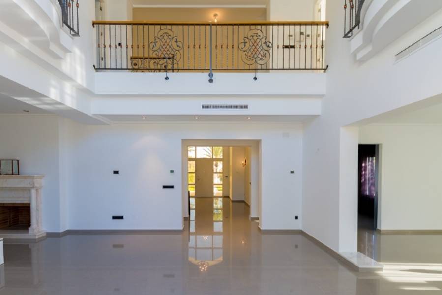 Resale - 4 Bedroom 4 Bathroom Villa in Orihuela Costa - Cabo Roig - Alicante Resale - 4 Bedroom 4 Bathroom Villa in Orihuela Costa - Cabo Roig - Alicante