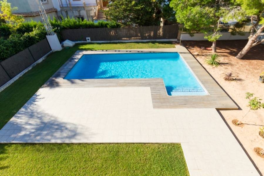 Resale - 4 Bedroom 4 Bathroom Villa in Orihuela Costa - Cabo Roig - Alicante Resale - 4 Bedroom 4 Bathroom Villa in Orihuela Costa - Cabo Roig - Alicante