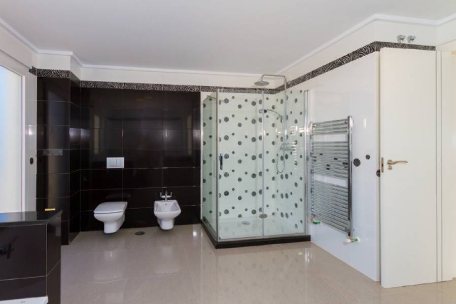 Resale - 4 Bedroom 4 Bathroom Villa in Orihuela Costa - Cabo Roig - Alicante Resale - 4 Bedroom 4 Bathroom Villa in Orihuela Costa - Cabo Roig - Alicante