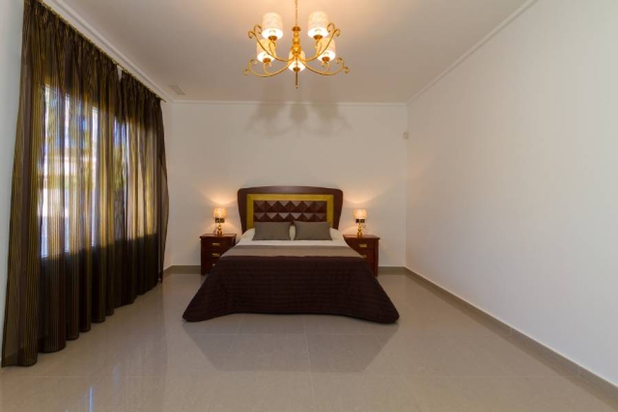 Resale - 4 Bedroom 4 Bathroom Villa in Orihuela Costa - Cabo Roig - Alicante Resale - 4 Bedroom 4 Bathroom Villa in Orihuela Costa - Cabo Roig - Alicante