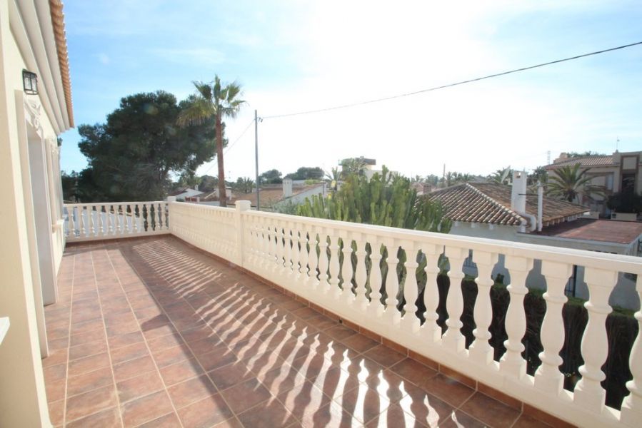 Resale - 4 Bedroom 4 Bathroom Villa in Orihuela Costa - Cabo Roig - Alicante Resale - 4 Bedroom 4 Bathroom Villa in Orihuela Costa - Cabo Roig - Alicante