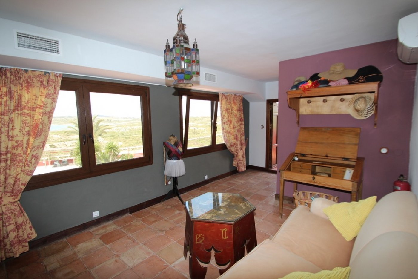 Resale - 4 Bedroom 3 Bathroom Country House in Orihuela - Torremendo - Alicante Resale - 4 Bedroom 3 Bathroom Country House in Orihuela - Torremendo - Alicante