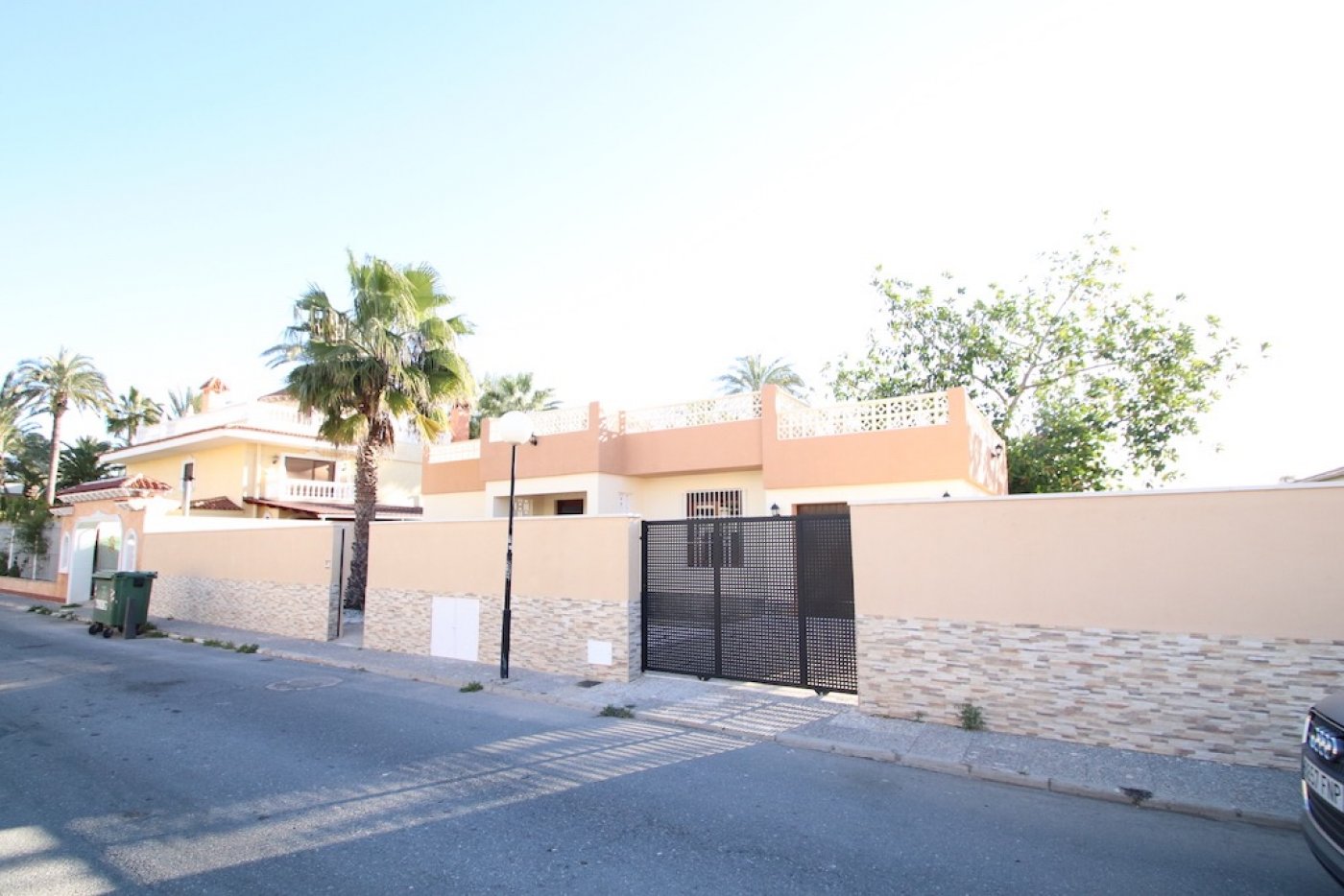 Resale - 2 Bedroom 2 Bathroom Villa in Torrevieja - La veleta - Alicante Resale - 2 Bedroom 2 Bathroom Villa in Torrevieja - La veleta - Alicante
