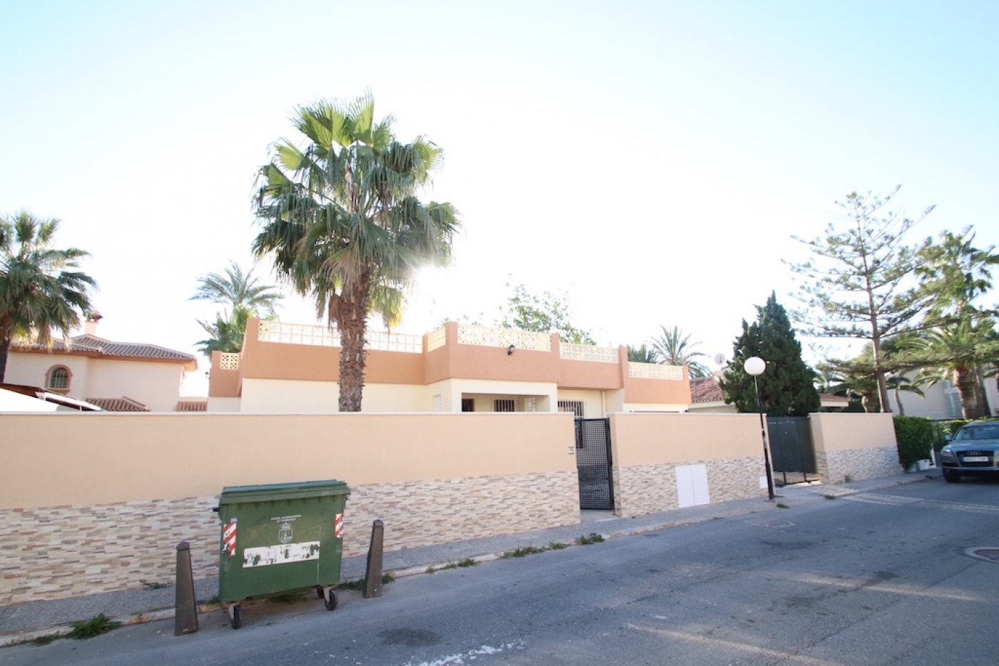 Resale - 2 Bedroom 2 Bathroom Villa in Torrevieja - La veleta - Alicante Resale - 2 Bedroom 2 Bathroom Villa in Torrevieja - La veleta - Alicante