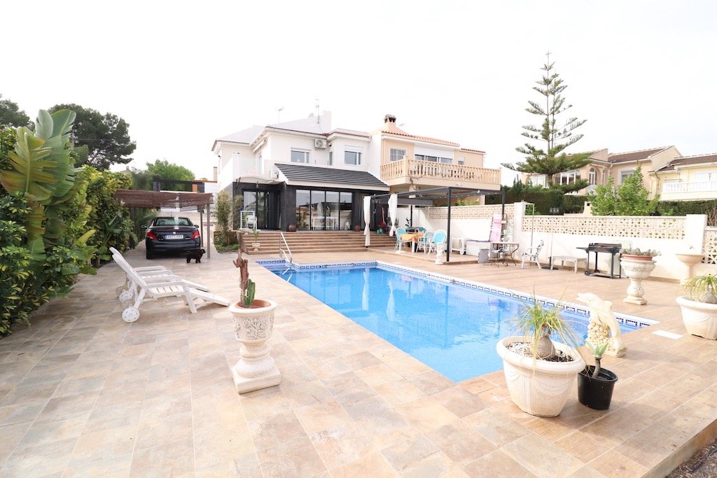 Resale - 3 Bedroom 3 Bathroom Villa in Torrevieja - Los balcones - Alicante Resale - 3 Bedroom 3 Bathroom Villa in Torrevieja - Los balcones - Alicante