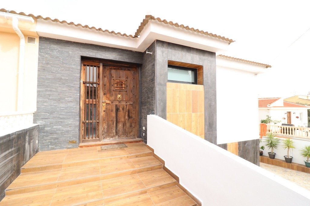 Resale - 3 Bedroom 3 Bathroom Villa in Torrevieja - Los balcones - Alicante Resale - 3 Bedroom 3 Bathroom Villa in Torrevieja - Los balcones - Alicante