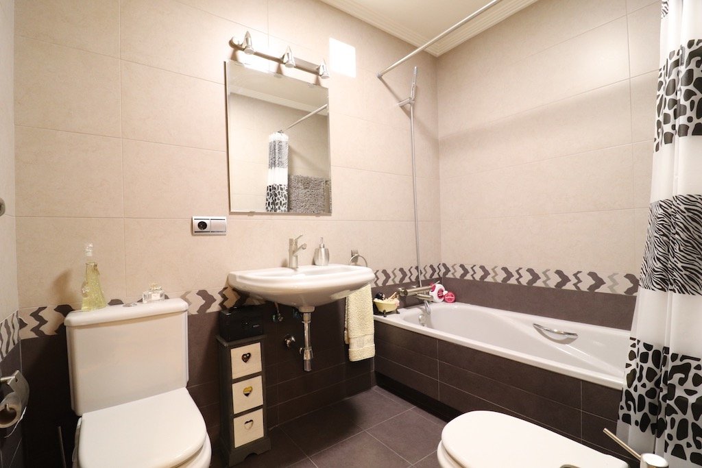 Resale - 3 Bedroom 2 Bathroom Apartment in Torrevieja - Centro - Alicante Resale - 3 Bedroom 2 Bathroom Apartment in Torrevieja - Centro - Alicante