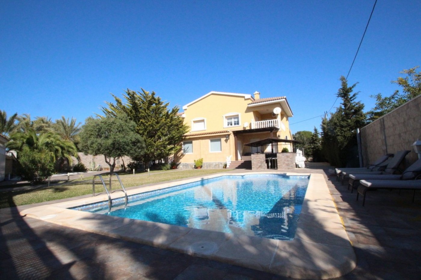 Resale - 5 Bedroom 5 Bathroom Villa in Orihuela Costa - Cabo Roig - Alicante Resale - 5 Bedroom 5 Bathroom Villa in Orihuela Costa - Cabo Roig - Alicante