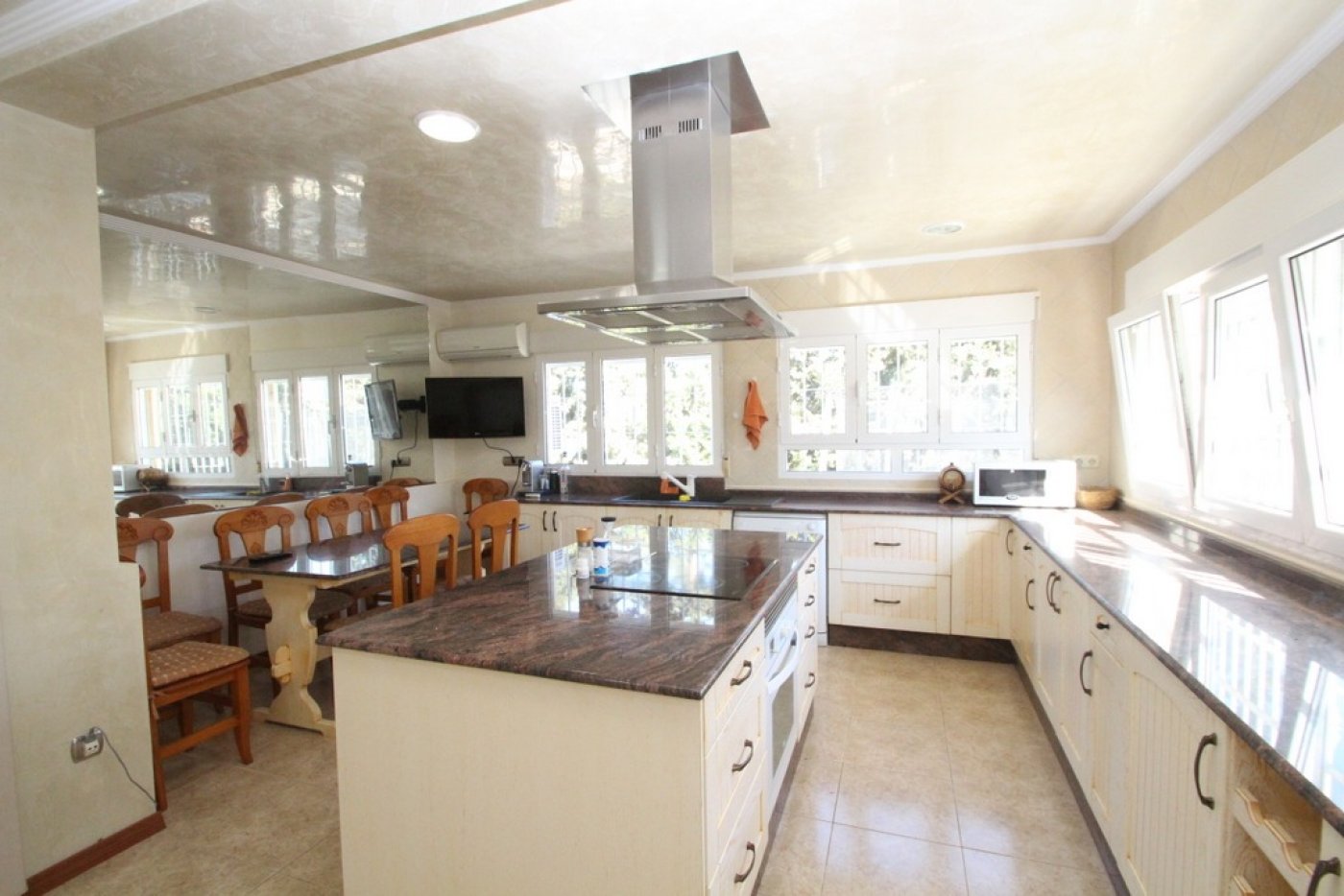 Resale - 5 Bedroom 5 Bathroom Villa in Orihuela Costa - Cabo Roig - Alicante Resale - 5 Bedroom 5 Bathroom Villa in Orihuela Costa - Cabo Roig - Alicante