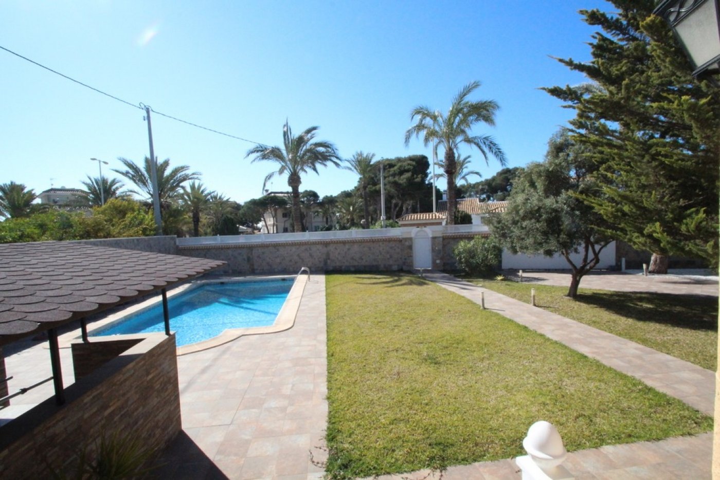 Resale - 5 Bedroom 5 Bathroom Villa in Orihuela Costa - Cabo Roig - Alicante Resale - 5 Bedroom 5 Bathroom Villa in Orihuela Costa - Cabo Roig - Alicante