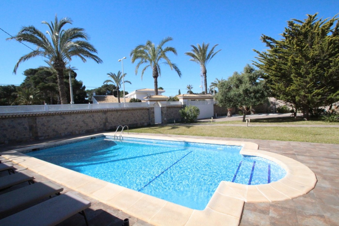 Resale - 5 Bedroom 5 Bathroom Villa in Orihuela Costa - Cabo Roig - Alicante Resale - 5 Bedroom 5 Bathroom Villa in Orihuela Costa - Cabo Roig - Alicante
