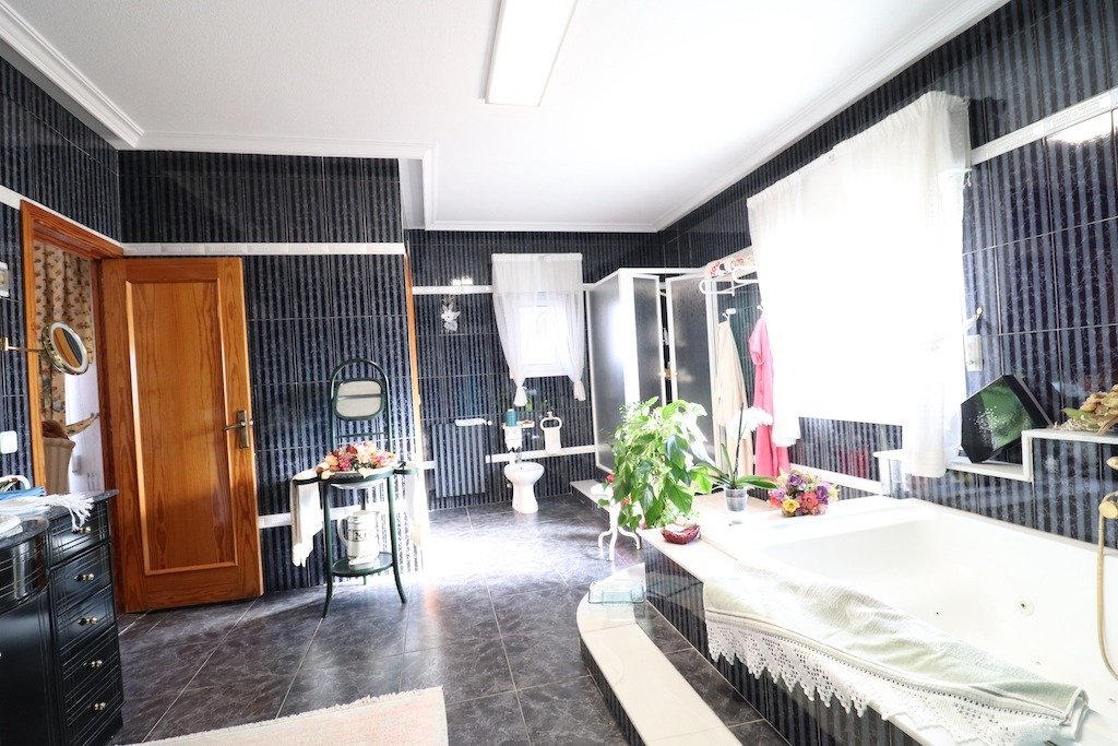 Resale - 5 Bedroom 3 Bathroom Villa in Torrevieja - El chaparral - Alicante Resale - 5 Bedroom 3 Bathroom Villa in Torrevieja - El chaparral - Alicante