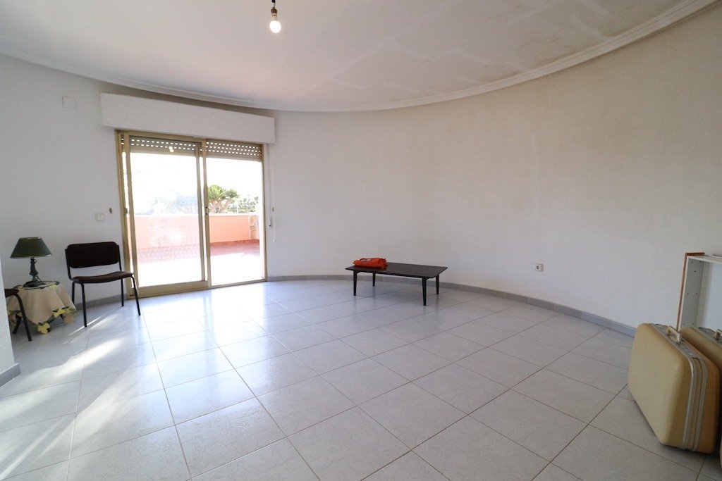 Resale - 5 Bedroom 3 Bathroom Villa in Torrevieja - El chaparral - Alicante Resale - 5 Bedroom 3 Bathroom Villa in Torrevieja - El chaparral - Alicante