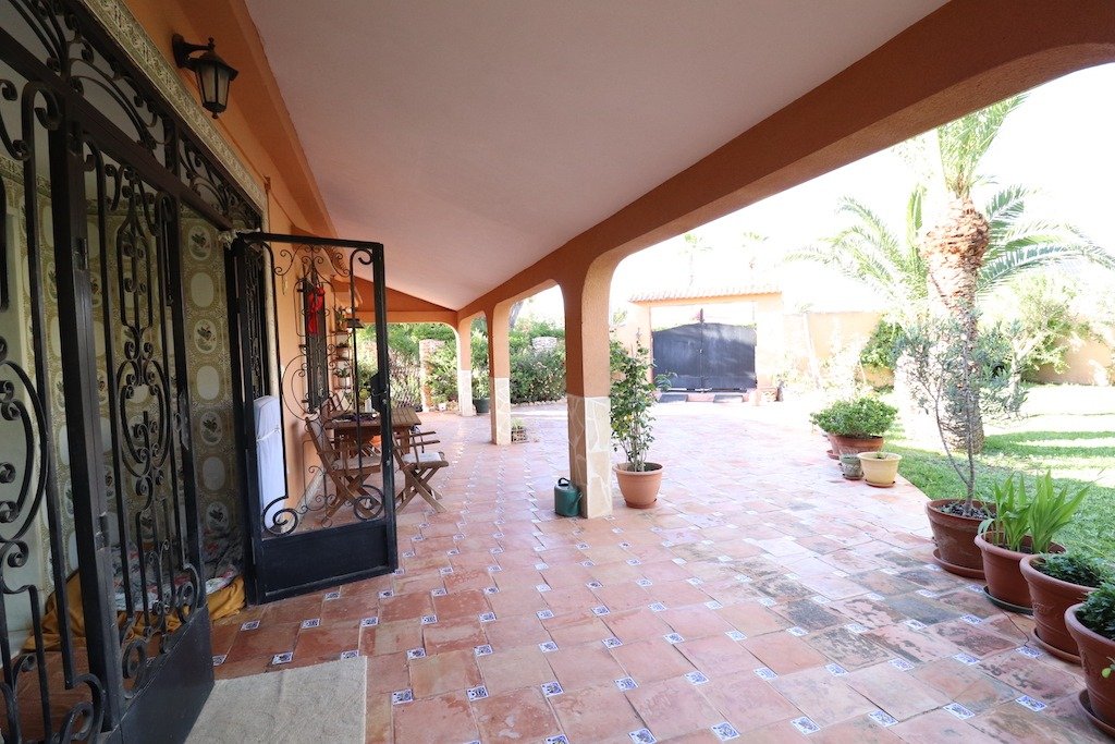 Resale - 5 Bedroom 3 Bathroom Villa in Torrevieja - El chaparral - Alicante Resale - 5 Bedroom 3 Bathroom Villa in Torrevieja - El chaparral - Alicante