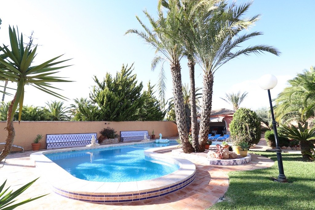 Resale - 5 Bedroom 3 Bathroom Villa in Torrevieja - El chaparral - Alicante Resale - 5 Bedroom 3 Bathroom Villa in Torrevieja - El chaparral - Alicante