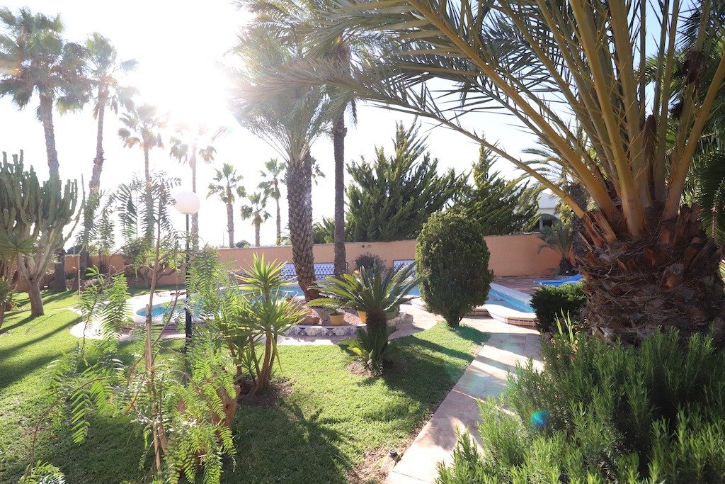 Resale - 5 Bedroom 3 Bathroom Villa in Torrevieja - El chaparral - Alicante Resale - 5 Bedroom 3 Bathroom Villa in Torrevieja - El chaparral - Alicante