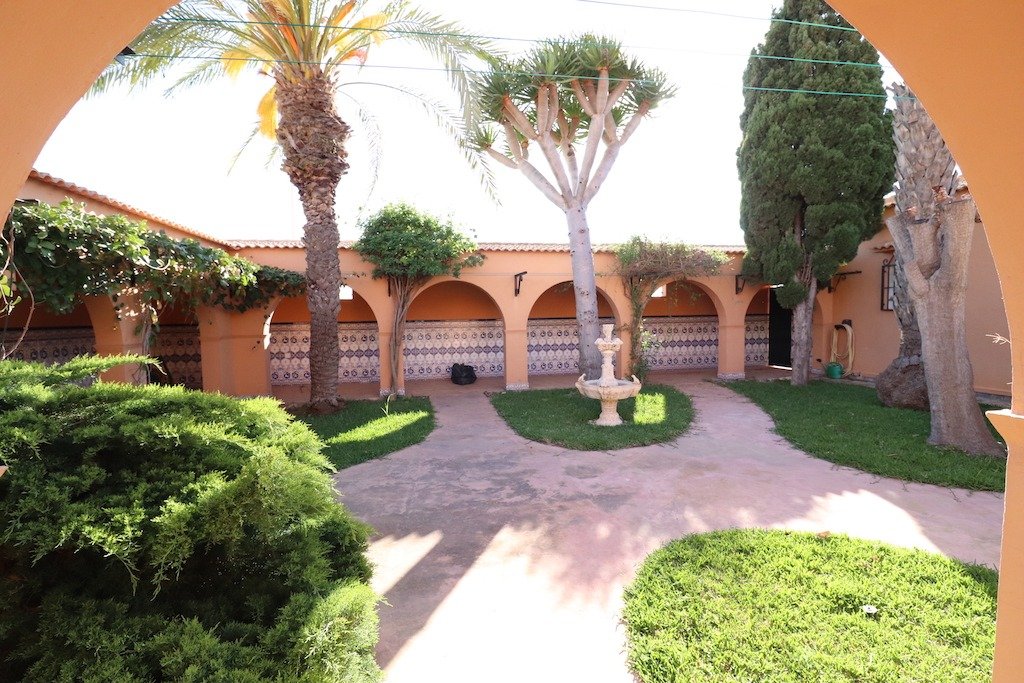 Resale - 5 Bedroom 3 Bathroom Villa in Torrevieja - El chaparral - Alicante Resale - 5 Bedroom 3 Bathroom Villa in Torrevieja - El chaparral - Alicante