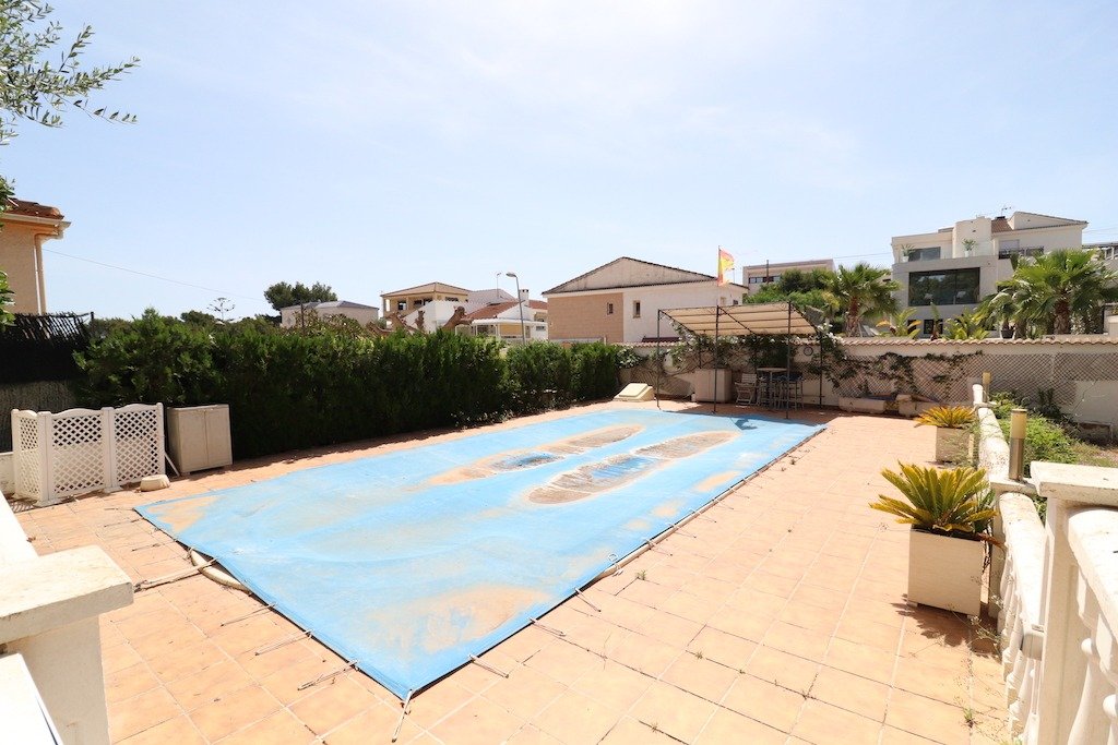 Resale - 3 Bedroom 1 Bathroom Villa in Torrevieja - Los balcones - Alicante Resale - 3 Bedroom 1 Bathroom Villa in Torrevieja - Los balcones - Alicante