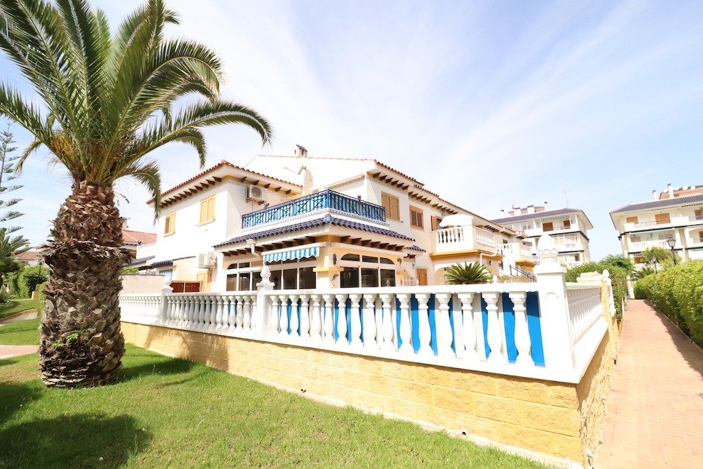 Resale - 2 Bedroom 2 Bathroom Terraced house in Torrevieja - La Mata - Alicante Resale - 2 Bedroom 2 Bathroom Terraced house in Torrevieja - La Mata - Alicante