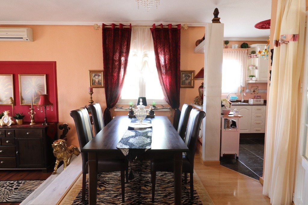Resale - 4 Bedroom 2 Bathroom Villa in Torrevieja - Los balcones - Alicante Resale - 4 Bedroom 2 Bathroom Villa in Torrevieja - Los balcones - Alicante